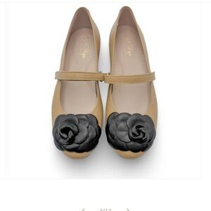 Amati Step brand shies 
Elegant Tan and Black Women's Shoes